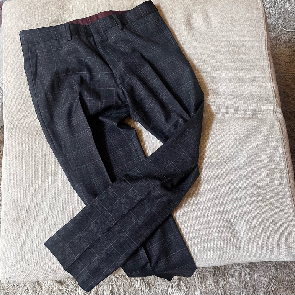 Hugo Boss Men's Dark Grey Plaid Pant 32R
